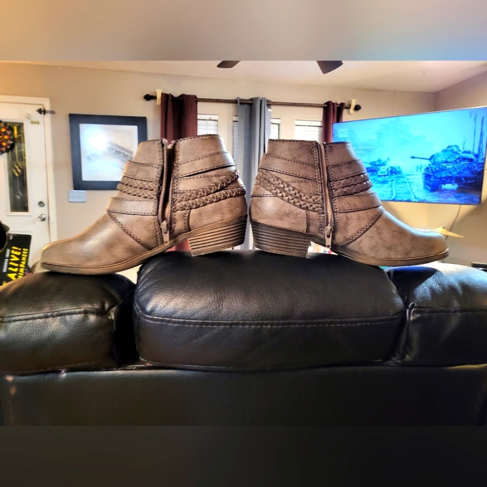Ankle boots